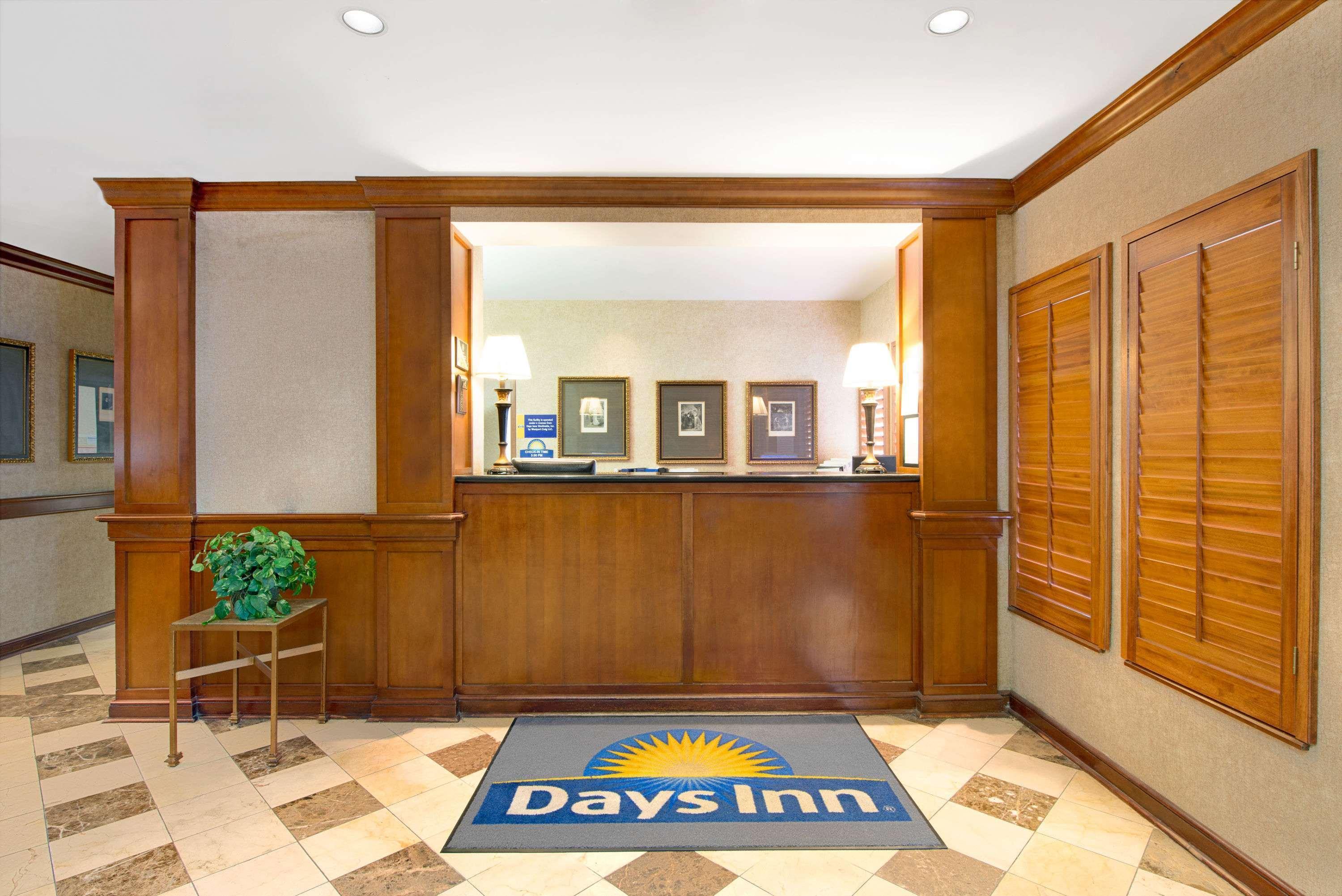 Days Inn By Wyndham St. Louis/Westport Mo Maryland Heights Exteriör bild