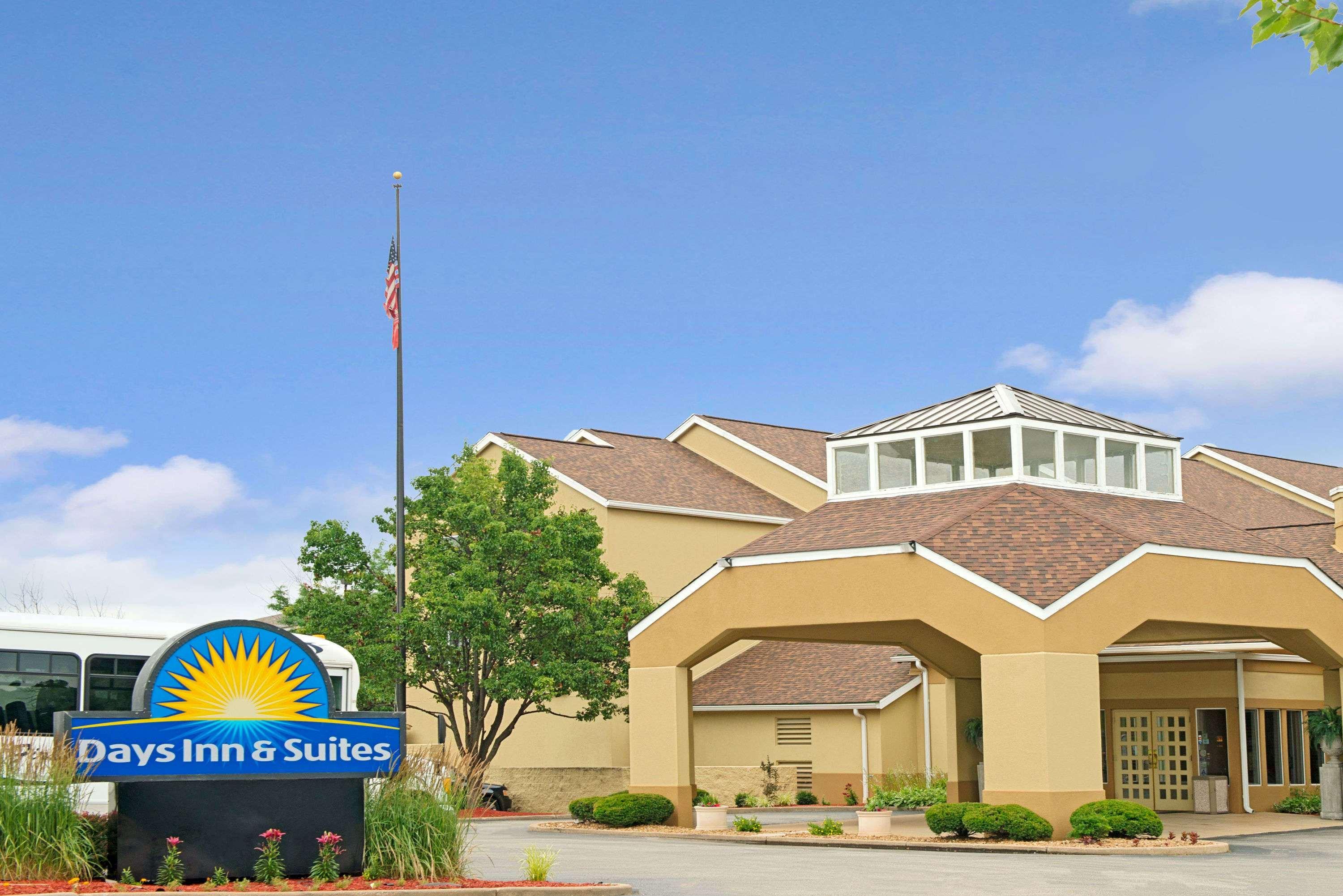 Days Inn By Wyndham St. Louis/Westport Mo Maryland Heights Exteriör bild